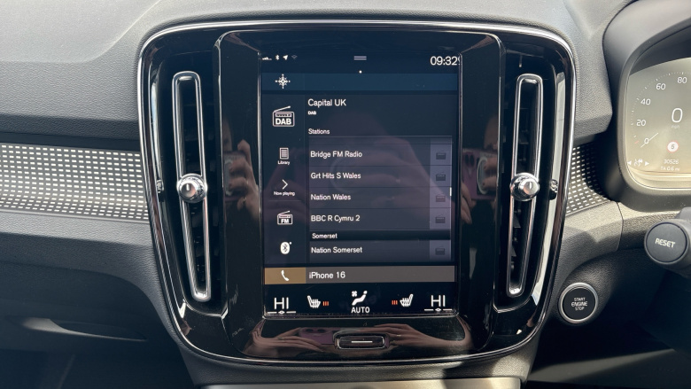 Volvo Xc40 2.0 B4P R DESIGN Pro 5dr Auto [7 speed] Petrol Estate